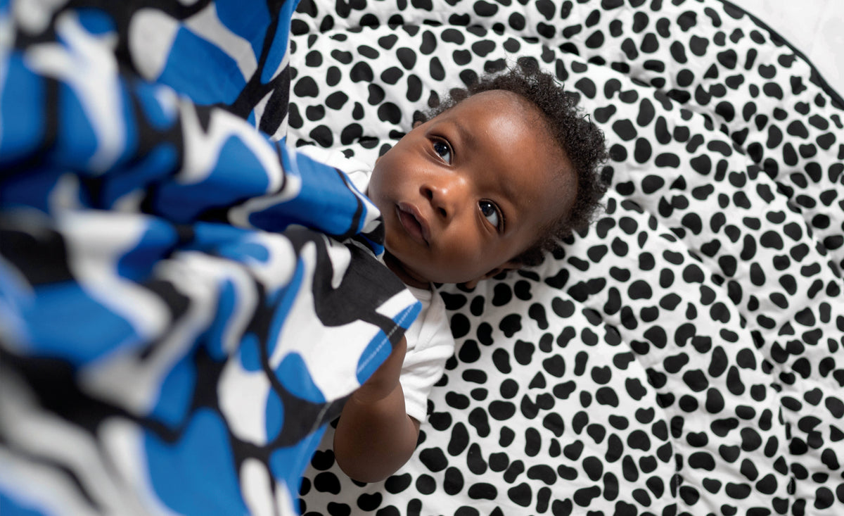Explorer le développement cognitif des bébés avec Etta Loves